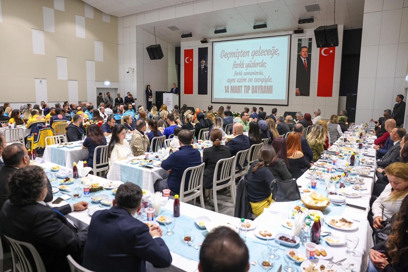 Vali Toros sağlık çalışanlarıyla buluştu