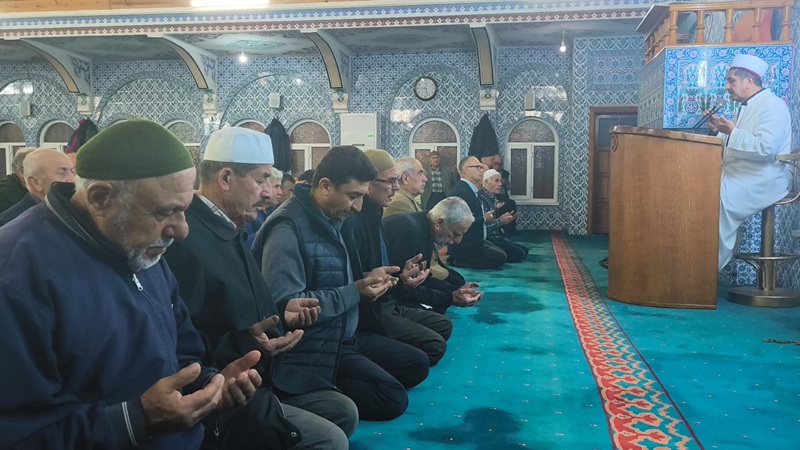 Son Teravih Namazı Şehitlerin ruhuna dualarla taçlandı