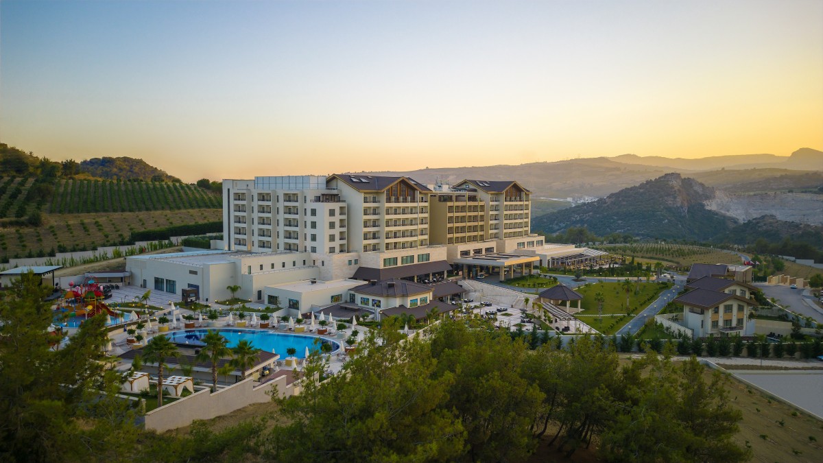 BN Hotel, sonbaharı Demet Akalın ile karşılıyor